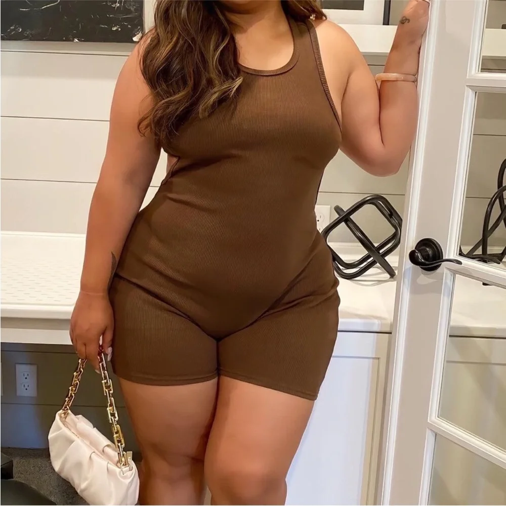 Fashion nova romper - Picture 2 of 5